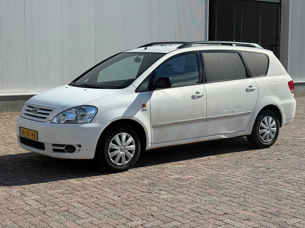 Toyota - Avensis Verso - 2.0 VVT-i L. Luna VAN - Car - 2003, Auto's, Voorwielaandrijving, 1998 cc, Gebruikt, 150 pk
