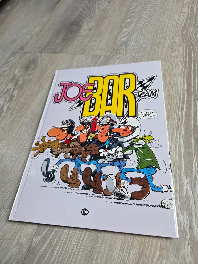 Joe Bar - Luxe hardcover oplage 500 + zeefdruk, Eén stripboek, Ophalen of Verzenden, Zo goed als nieuw