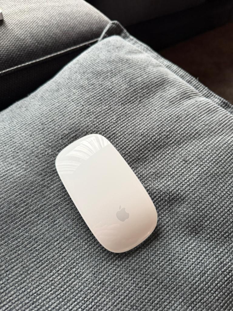 Apple muis (batterijen), Ophalen of Verzenden, Zo goed als nieuw