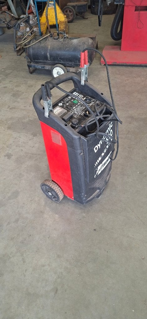 Accu lader snelstarter 12/24 volt, Gebruikt
