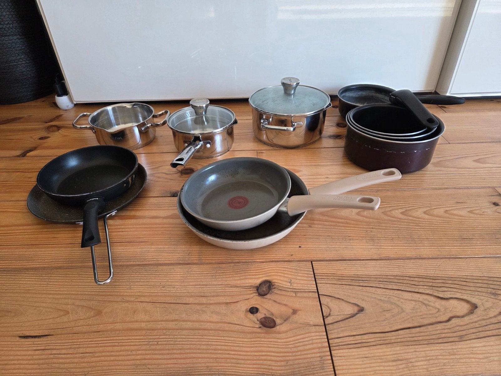 Diverse pannen:, Tefal, 1x Brabantia en 2x merkloos, Ophalen, Gebruikt, Pannenset, Rvs
