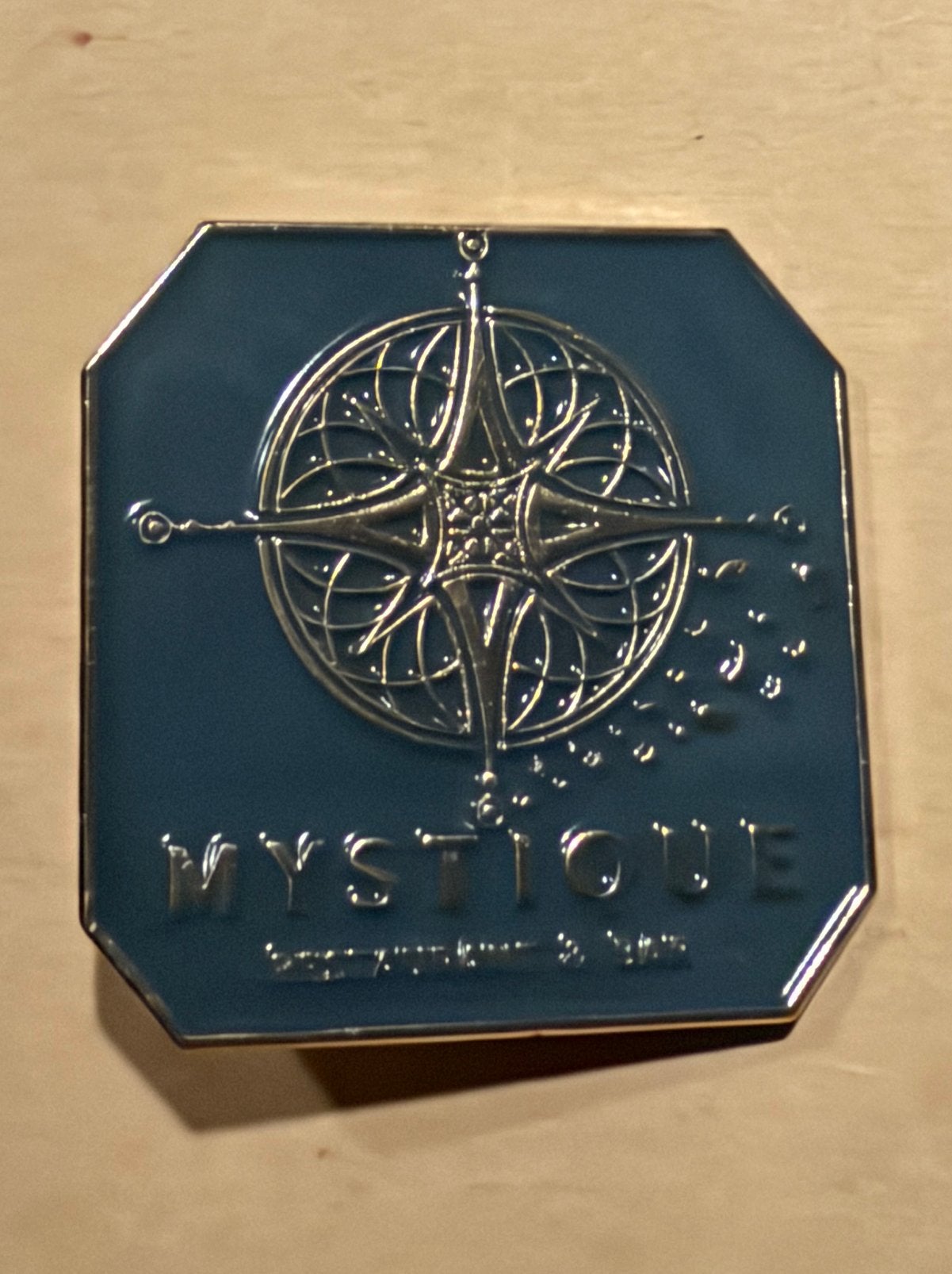 Efteling pin restaurant Mistique, Ophalen of Verzenden, Zo goed als nieuw, Button of Speldje