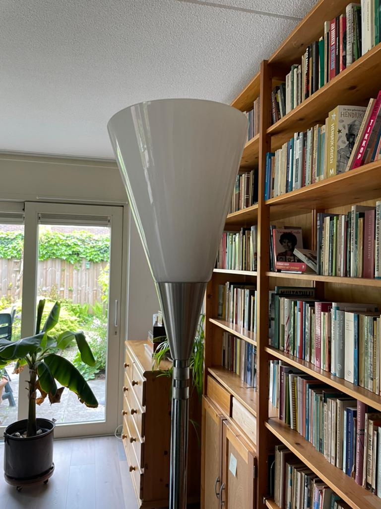 Staande lamp Italiaans design melkglas lamp, Huis en Inrichting, Lampen | Vloerlampen, Ophalen, Zo goed als nieuw, Metaal, 150 tot 200 cm