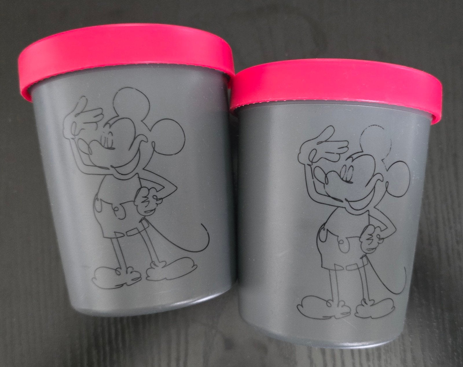 Set van 2 Mickey Mouse bekers met deksel, Ophalen of Verzenden, Mickey Mouse, Zo goed als nieuw