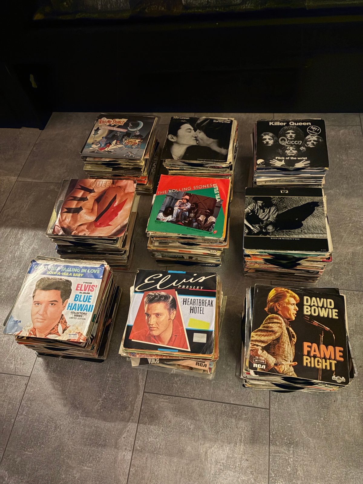 collectie van ruim 700 singles van diverse artiesten, Gebruikt, 7 inch, Ophalen of Verzenden, Pop
