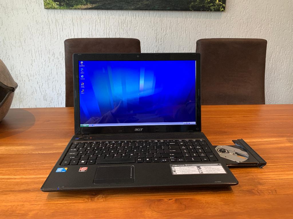 Nette 15 inch Windows XP laptop, quadcore 2.4ghz, goede accu, Computers en Software, Windows Laptops, Ophalen of Verzenden, Zo goed als nieuw