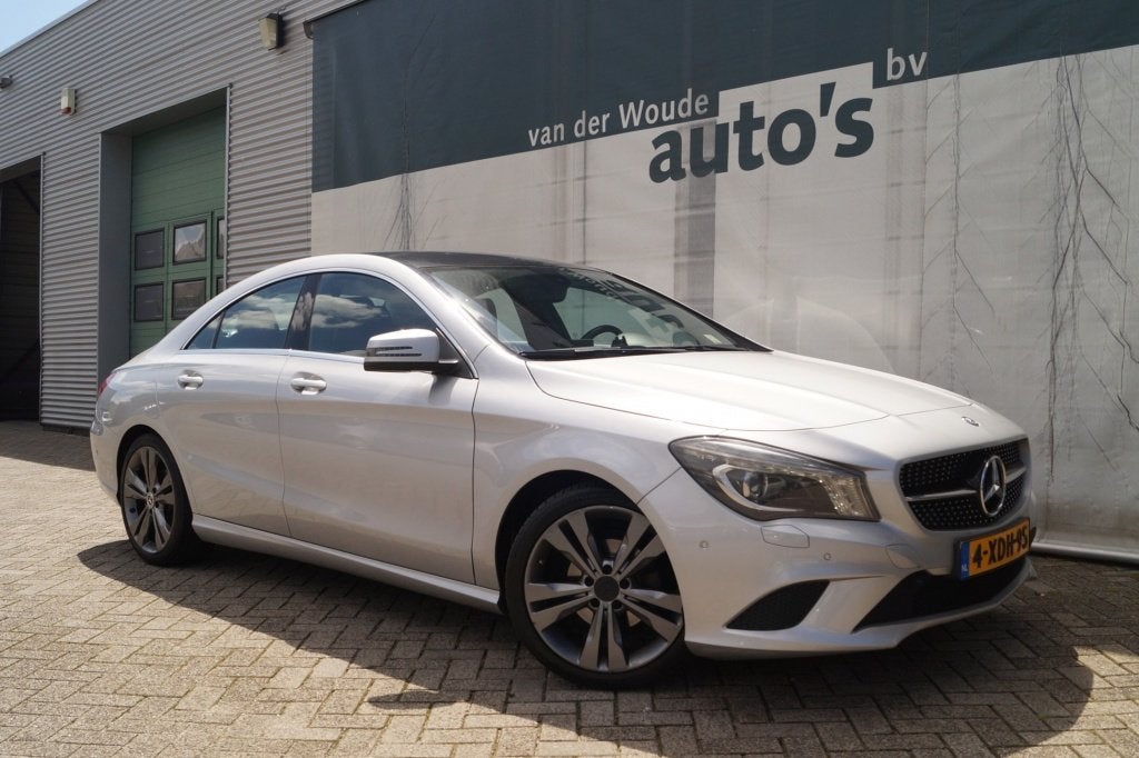 Mercedes-Benz CLA-Klasse 180 Ambition -LEER-NAVI-PDC-XENON-C, Auto's, Voorwielaandrijving, CLA, Gebruikt, Euro 6