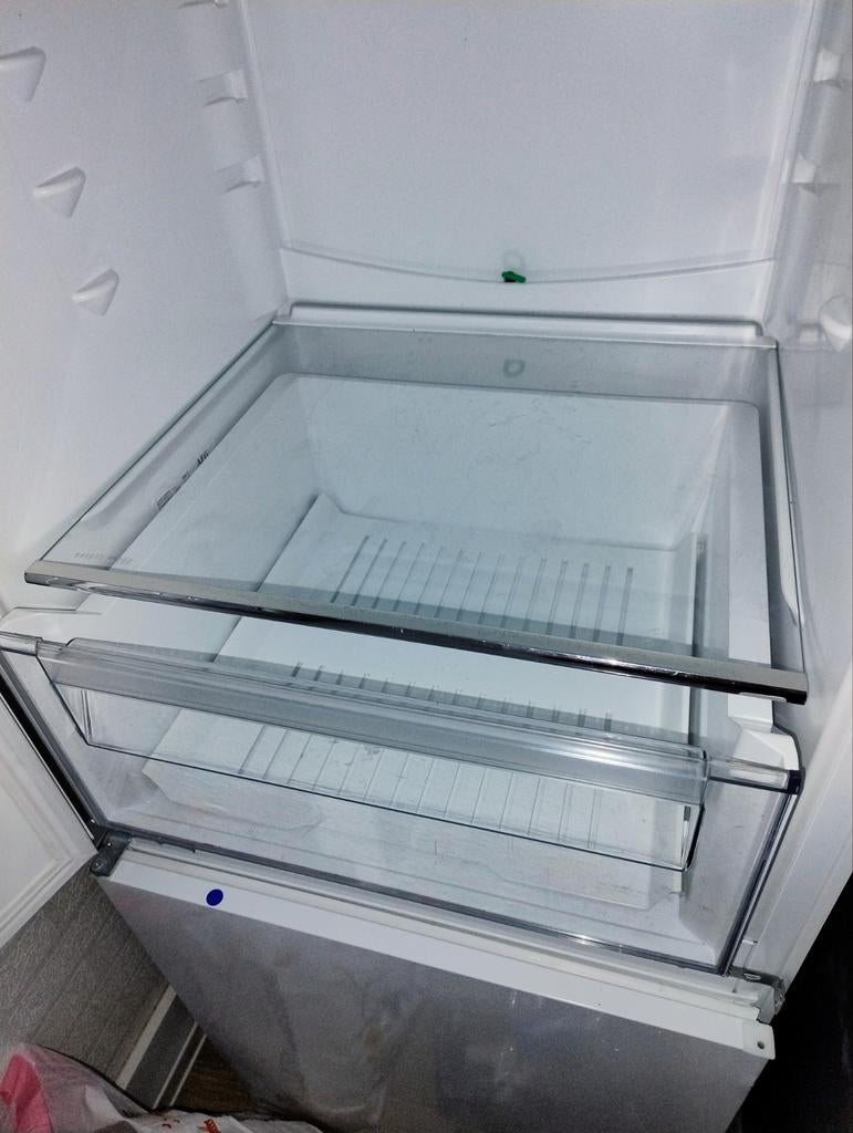 AEG SCB61921FS Koel-vriescombinatie (defect), Witgoed en Apparatuur, Koelkasten en IJskasten, Ophalen, Niet werkend, Met aparte vriezer