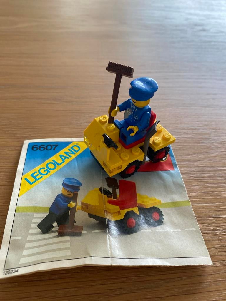Lego Legoland 6607: Straatveger met Minifiguur en Instructie, Gebruikt, Lego, Ophalen of Verzenden, LEGOLAND
