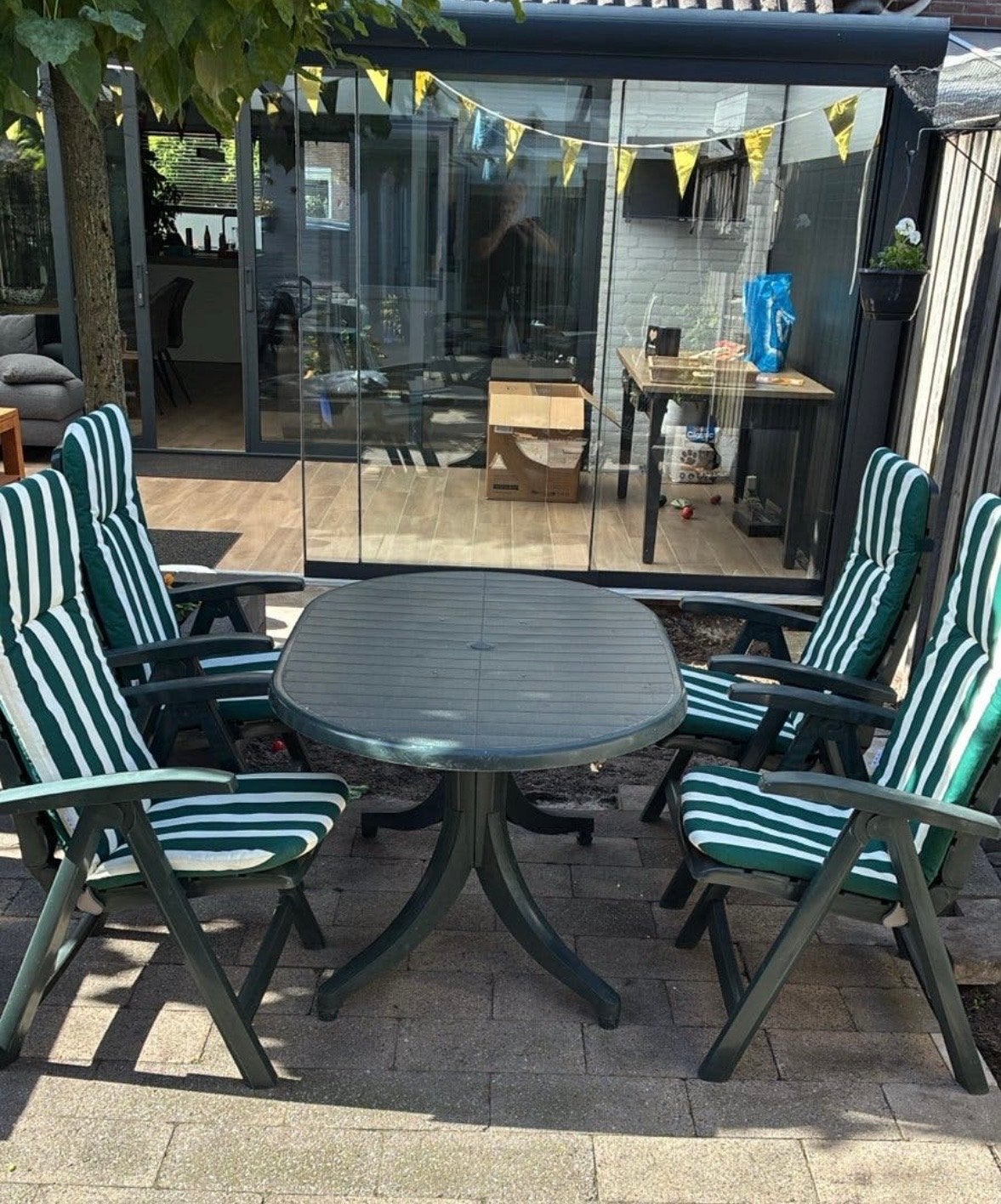 Kunststof tuinset met 4 stoelen en tafel, Tuin en Terras, Ophalen, 4 zitplaatsen, Kunststof, Gebruikt