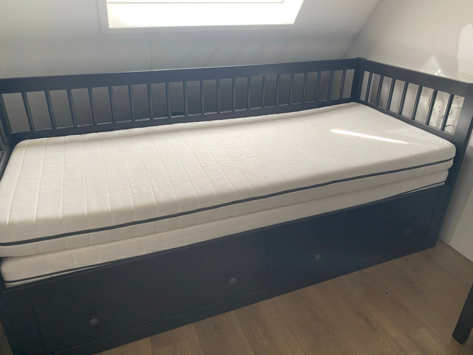 IKEA Hemnes Zwart bedbank met opberglades zonder matrassen, Huis en Inrichting, Slaapkamer | Bedden, Ophalen, Overige materialen
