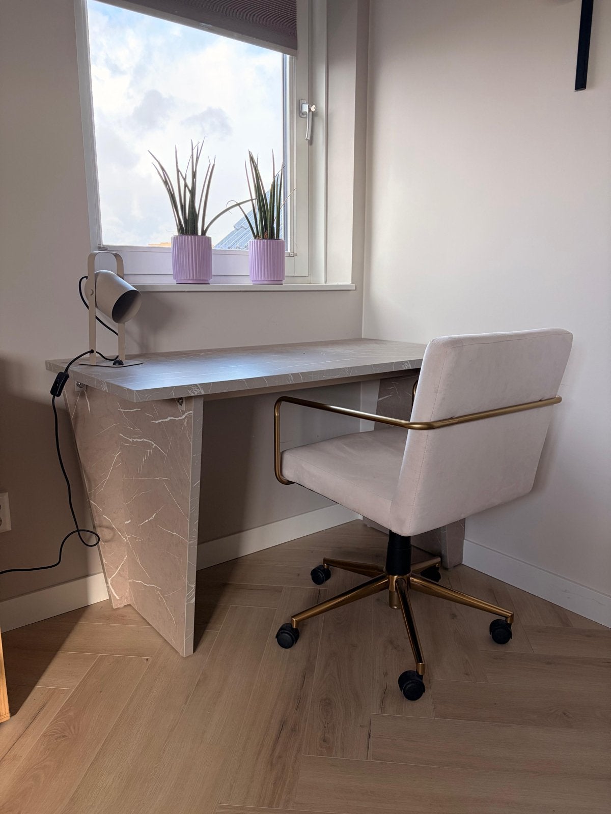 Bureau marmerlook - Westwing Liam (incl bureaustoel Kashya), Ophalen, 120 cm, Spaanplaat of MDF, Nieuw
