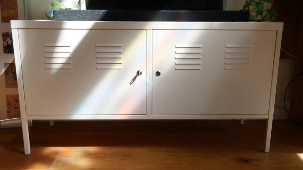 White metal cabinet with two doors, Ophalen, Gebruikt, 100 tot 150 cm, Modern, Industrieel