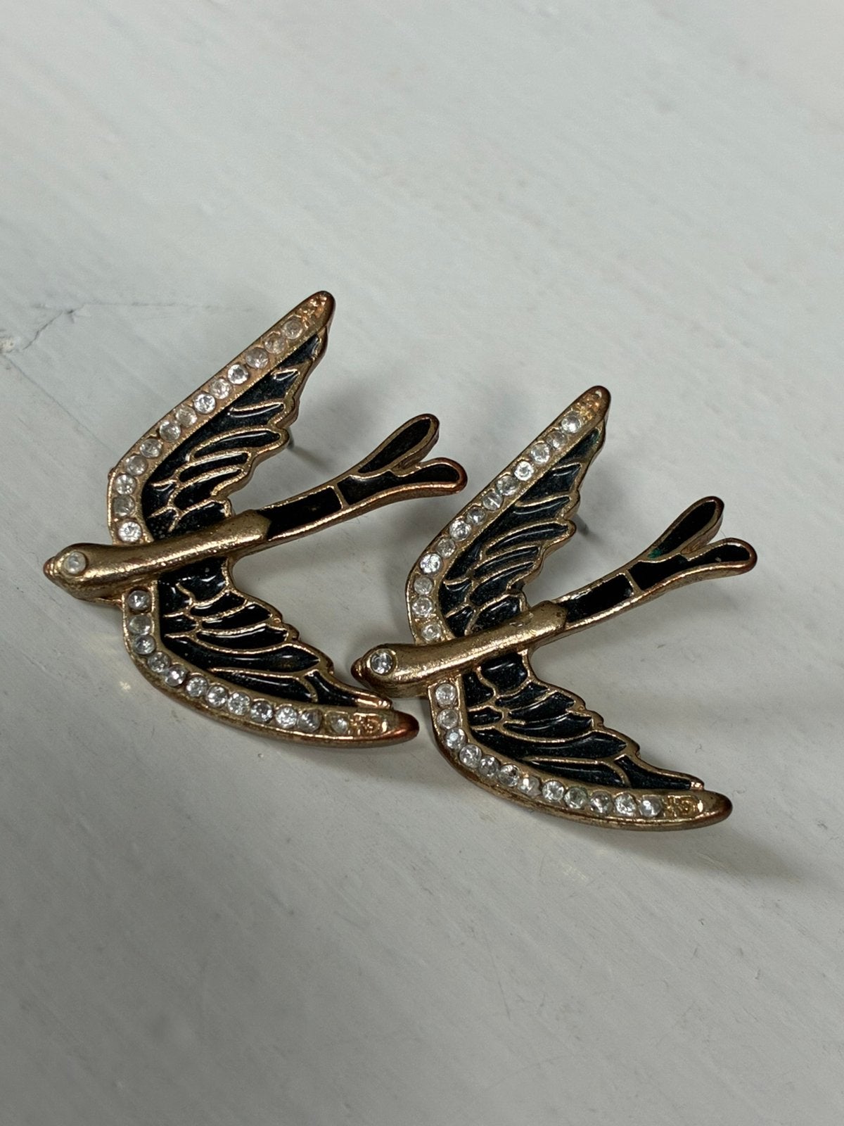 Oorbellen emaille zwaluwen strass goud zwart vintage, Ophalen of Verzenden, Gebruikt, Zwart, Overige materialen
