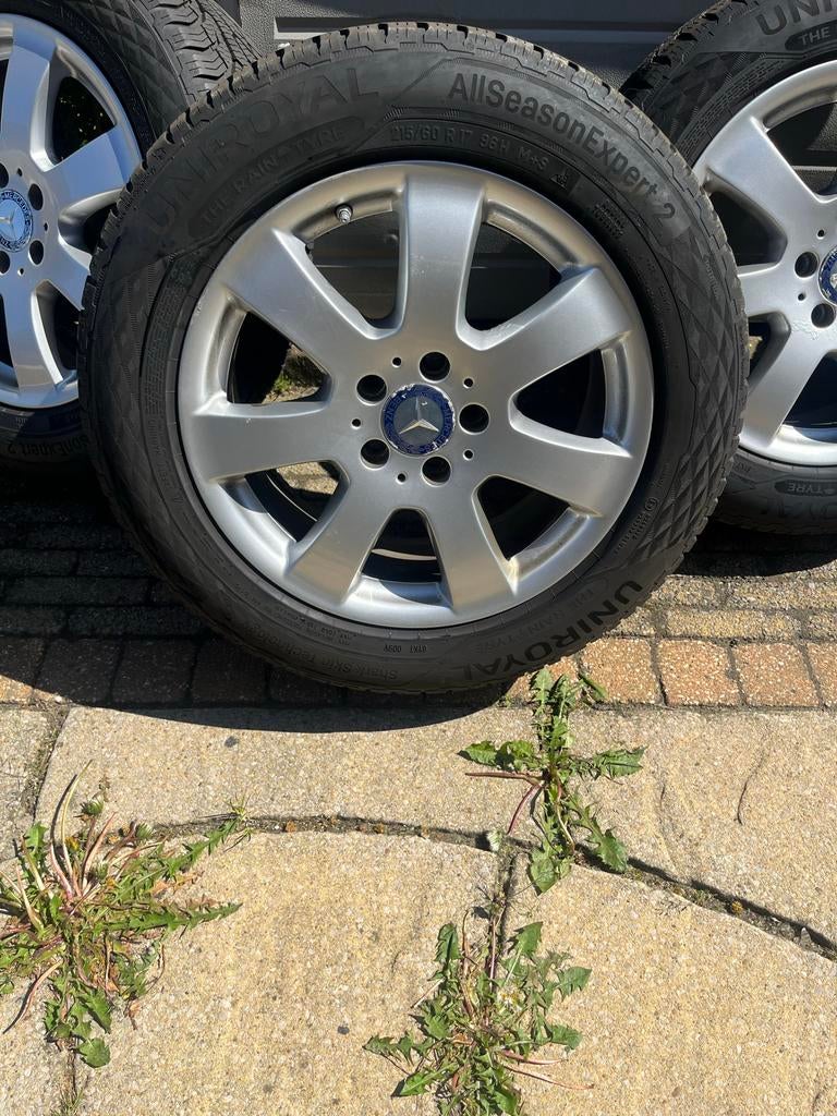 Uniroyal AllSeasonExpert 2 banden met Mercedes velgen, Banden en Velgen, 17 inch, Ophalen of Verzenden, All Season