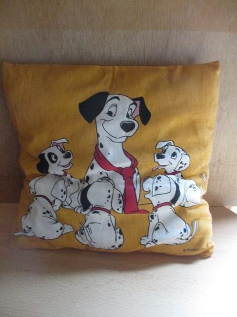 Disney 101 Dalmatiërs kussen 34x34cm logo & Pongo met pups, Ophalen of Verzenden, Overige figuren, Gebruikt, Beeldje of Figuurtje