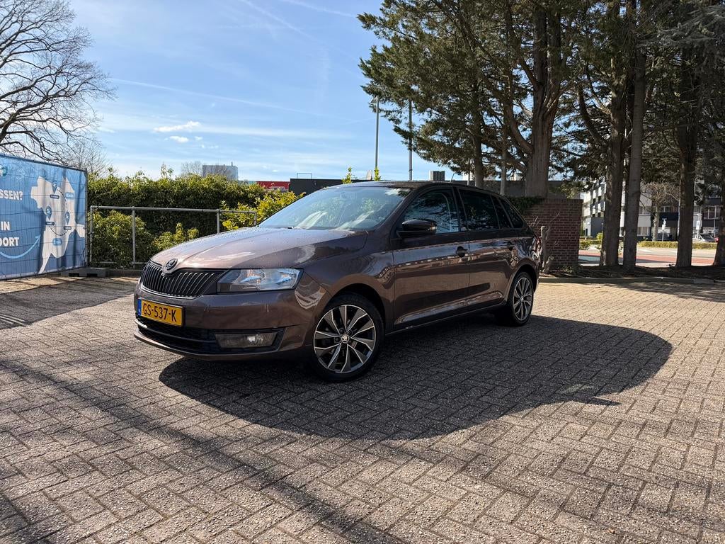 Skoda Rapid 1.2 TSI 66KW Spaceback 2016 Bruin, Zwart, Bruin, 49 €/maand, Origineel Nederlands