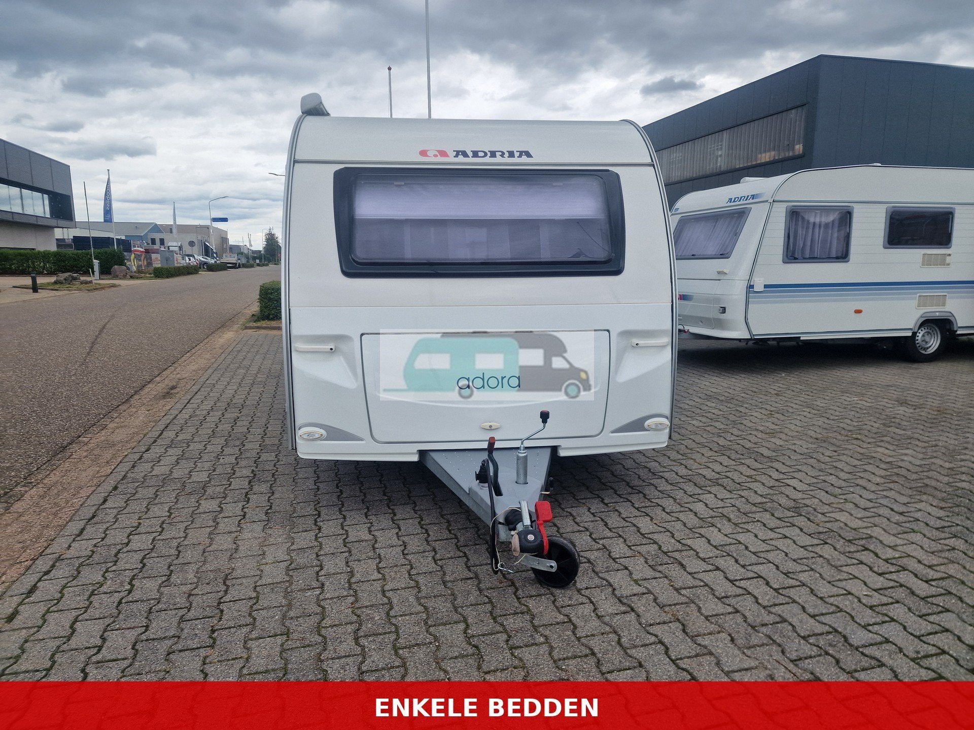Adria ADORA 472LU enkele bedden mover,luifel (bj 2013), Caravans en Kamperen, Schokbreker, Bedrijf, Adria, Tot en met 4
