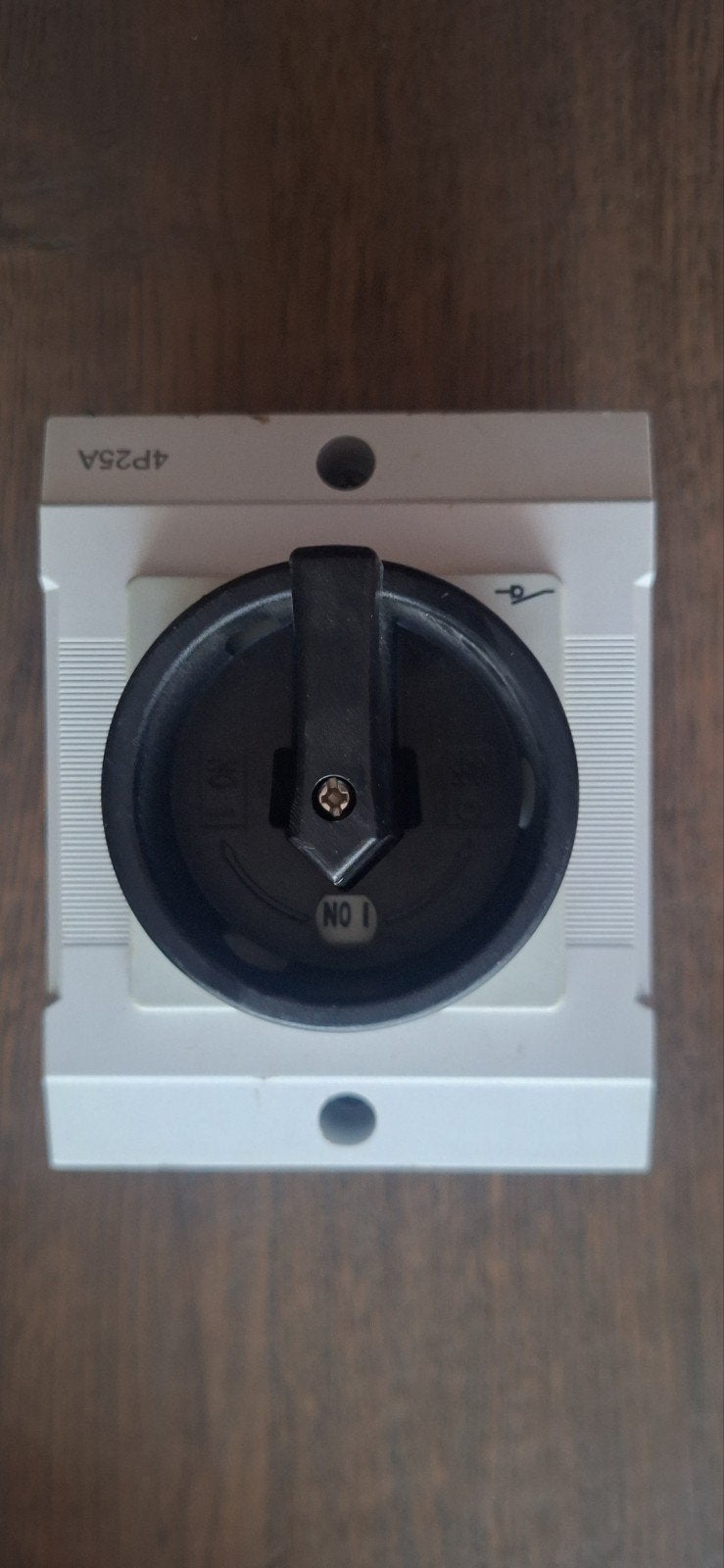 Nieuwe 230V Schakelaar - 4P25A, Doe-het-zelf en Verbouw, Ophalen, Nieuw, Schakelaar