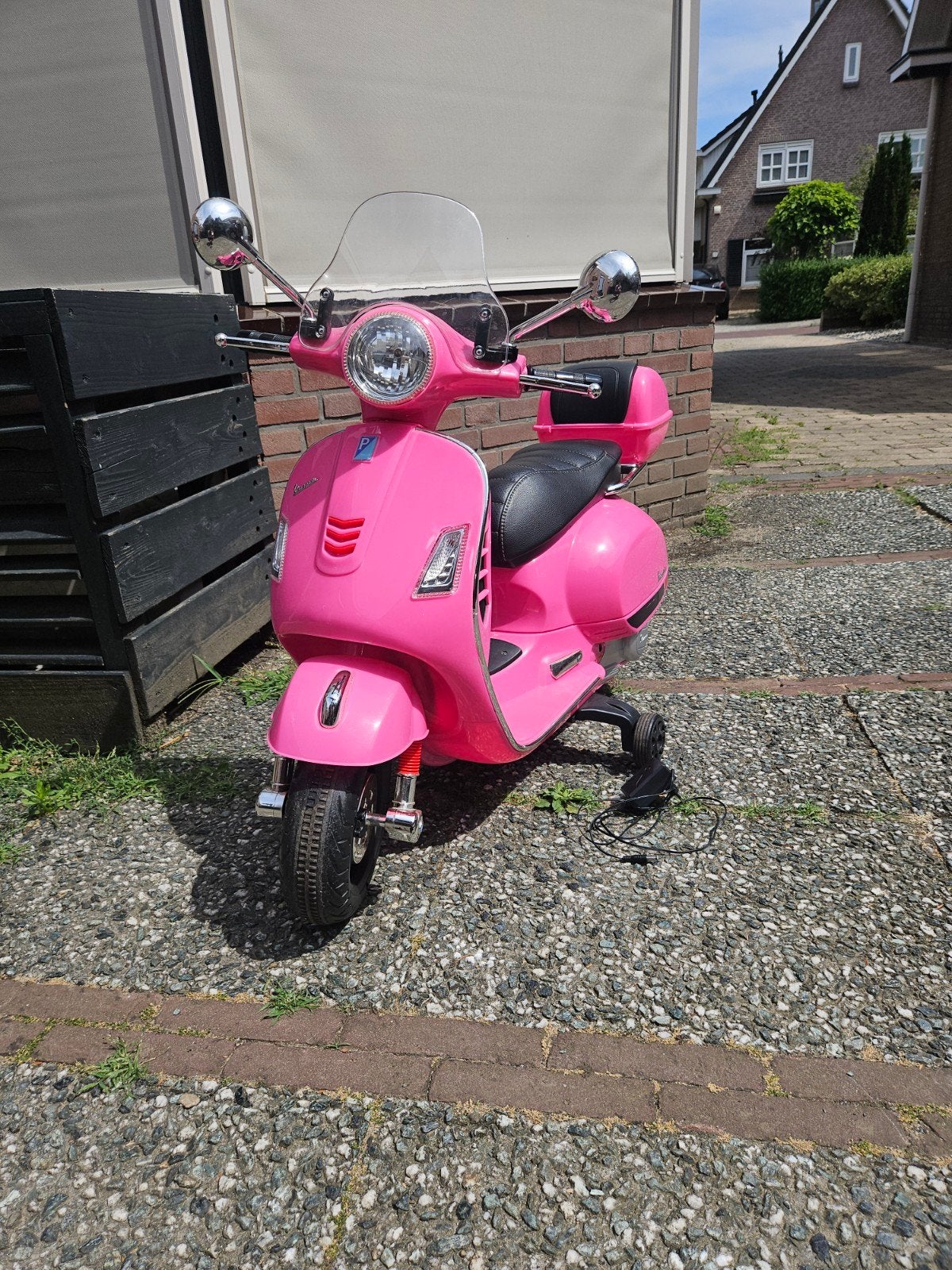 Roze kinder elektrische scooter - Vespa look, Ophalen of Verzenden, Gebruikt