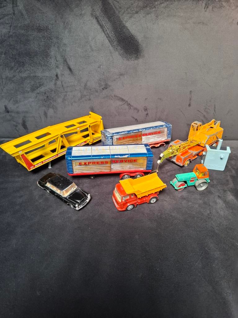 DINKY, CORGI, Dinky Crane, dump truck, car transporter, enz, Ophalen of Verzenden, Gebruikt, Bus of Vrachtwagen
