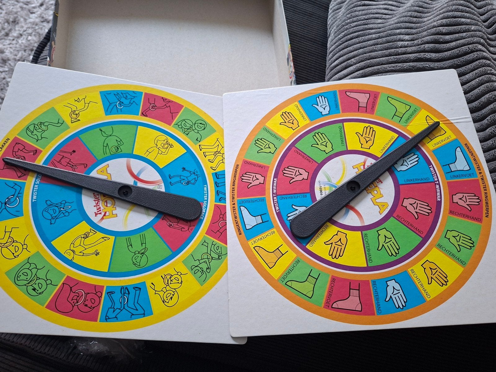 Twister HoepLa - 5 Spellen in 1 - Gezinsspel, Een of twee spelers, Ophalen of Verzenden, Zo goed als nieuw, Hasbro
