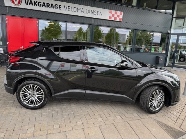 Toyota C-HR 1.8 HYBRID EXECUTIVE AUTOMAAT (1e EIG.) + ECC/LE, Automaat, 4 cilinders, Zwart, 26 km/l