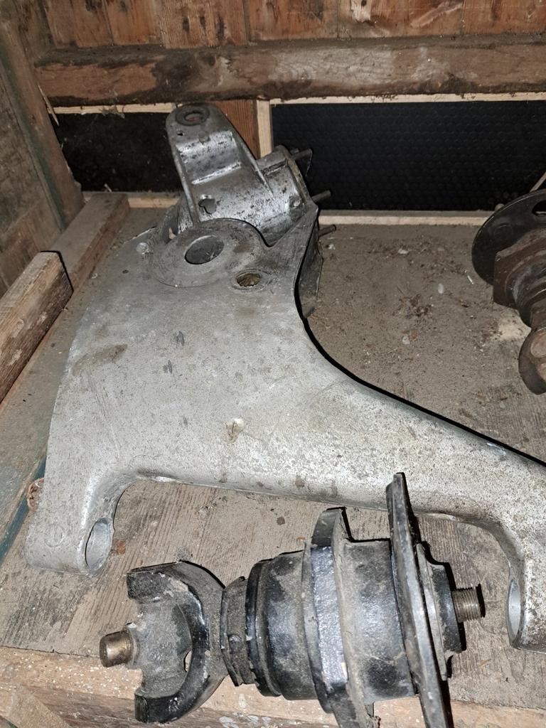 TRIUMPH TR6 draagarm rechts achter, Ophalen of Verzenden, Gebruikt, Triumph