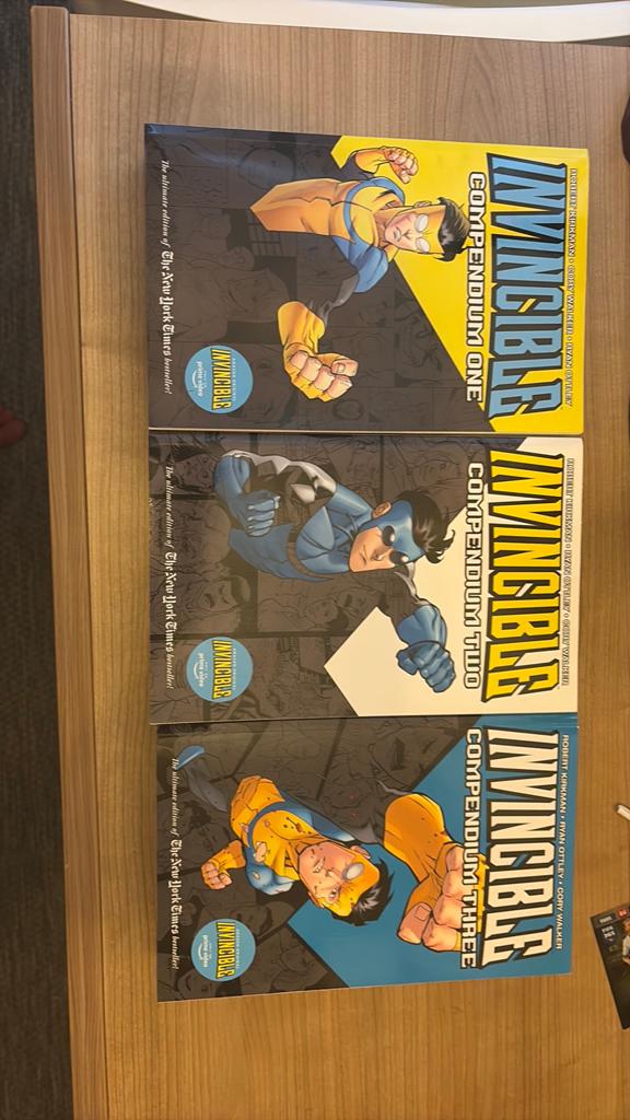 Invincible compendium 1,2 en 3, Eén comic, Ophalen of Verzenden, Zo goed als nieuw, Amerika
