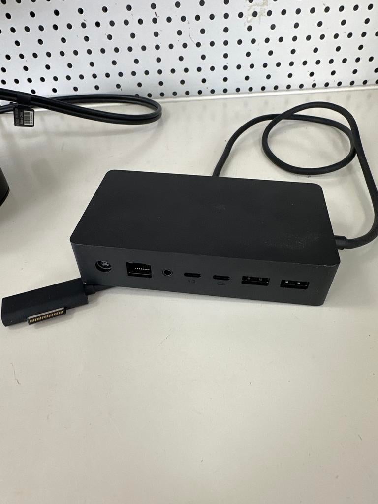 Microsoft Surface Dock 2 - Docking Station voor Laptop, Computers en Software, Dockingstations, Zo goed als nieuw, Docking station