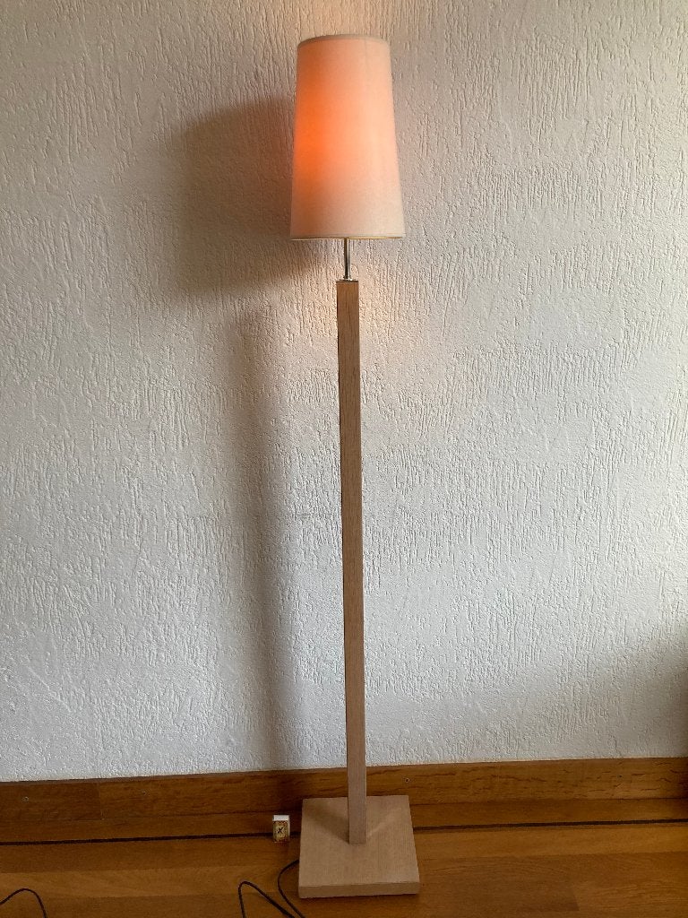 Hoge houten rank smal vloerlamp klein lampenpkapje vloerknop, Scandinavisch, Zo goed als nieuw, 150 tot 200 cm, Hout