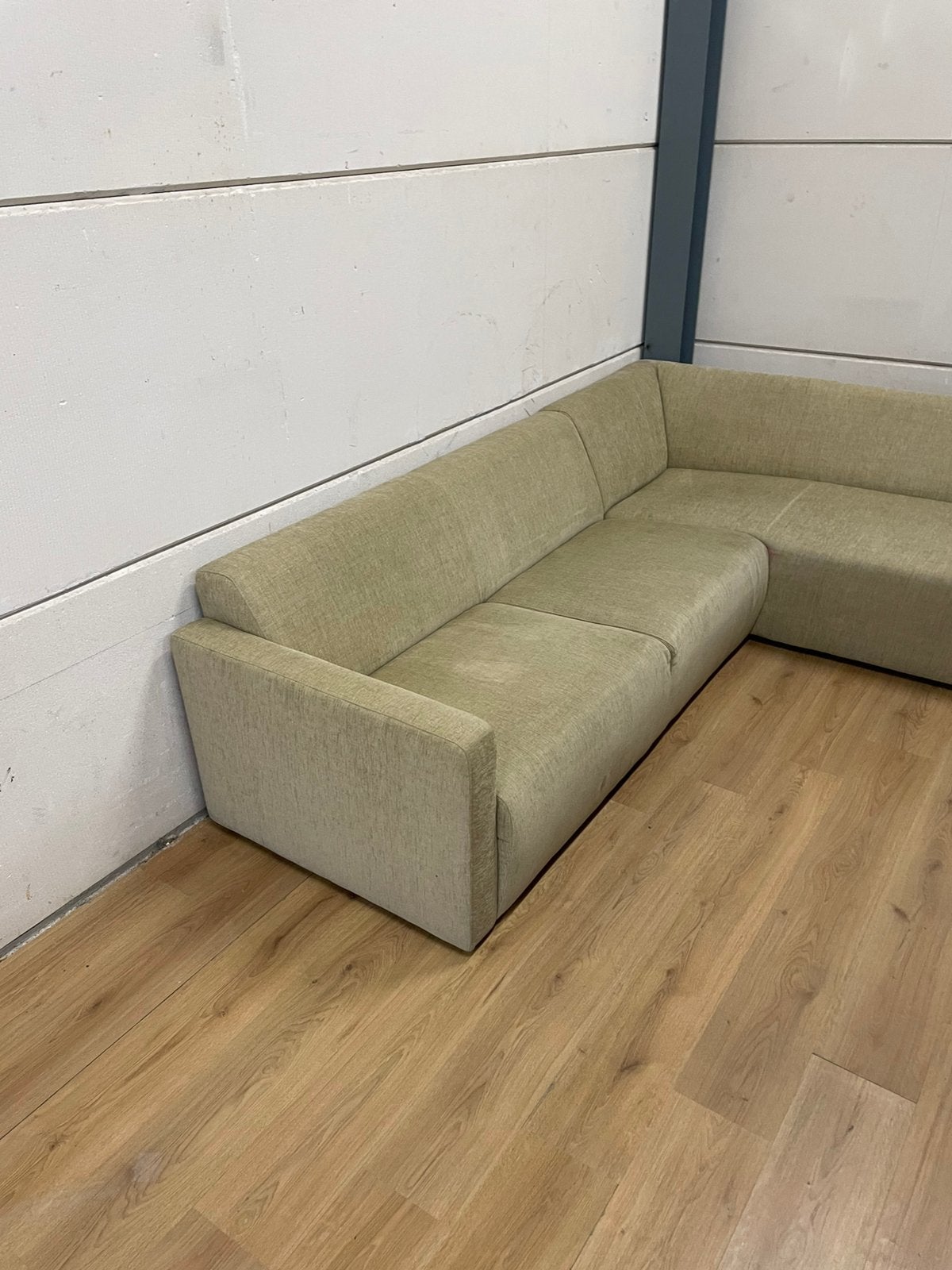 Mooie luxe suede beige MONTEL hoekbank - GEREINIGD!!!, Ophalen, 250 tot 300 cm, Luxe, Hoekbank