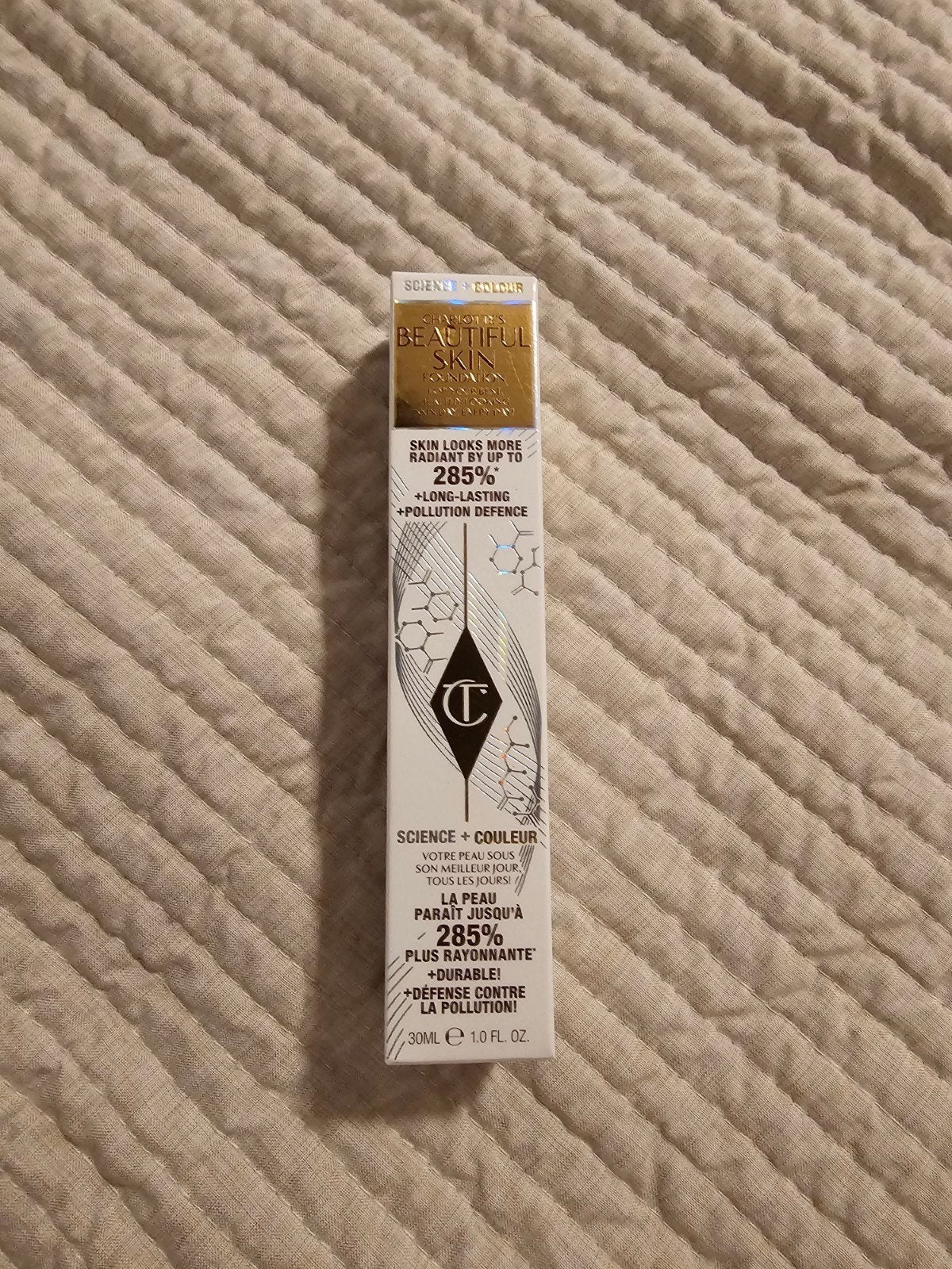 Charlotte Tilbury Beautiful Skin Foundation 16 Cool Froid, Bruin, Gehele gezicht, Nieuw, Ophalen of Verzenden