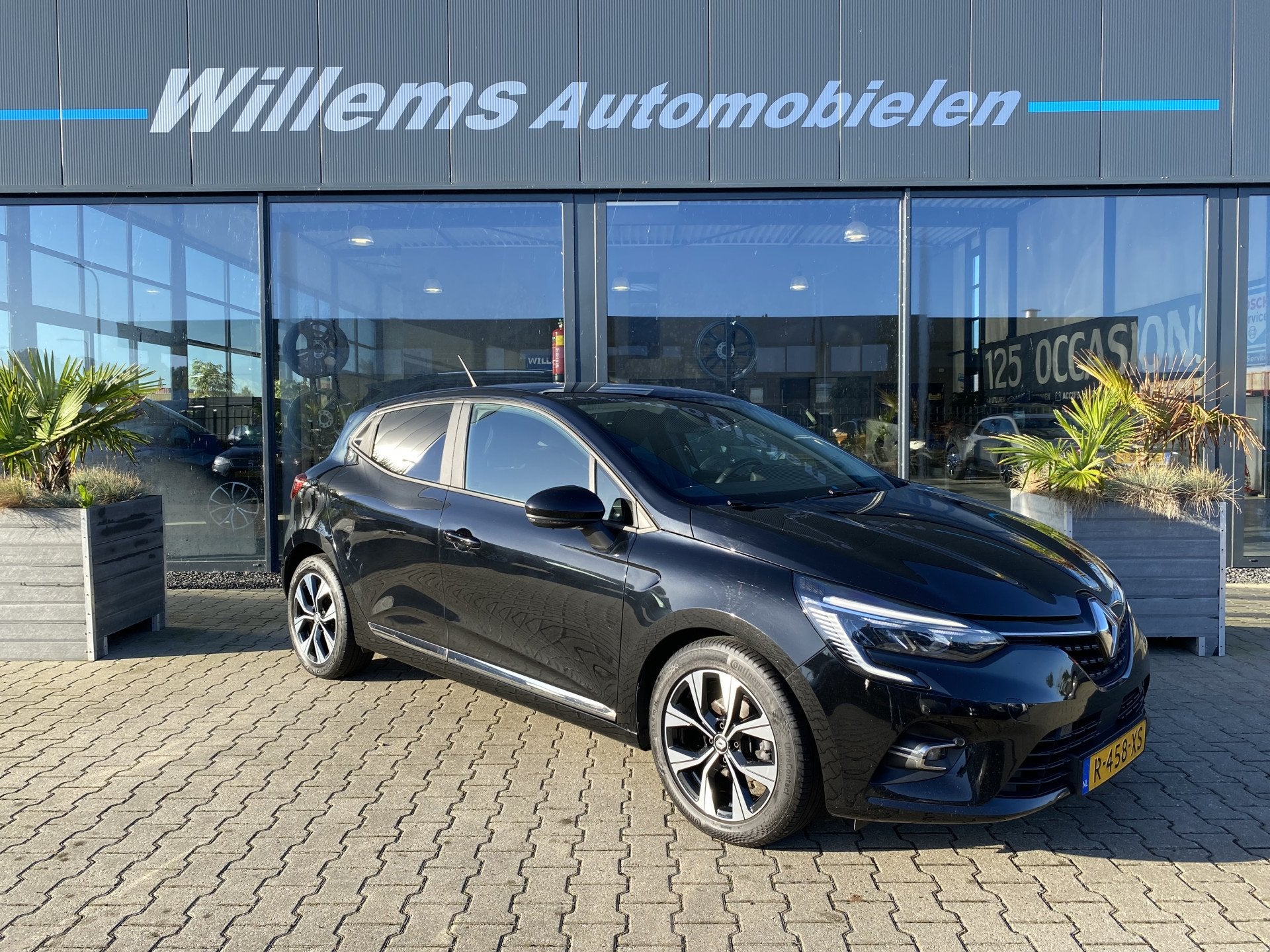Renault Clio 1.0 TCe 90 Evolution App Connect ,Navigatie , C, Dealer onderhouden, 580 kg, Met garantie (alle), Origineel Nederlands
