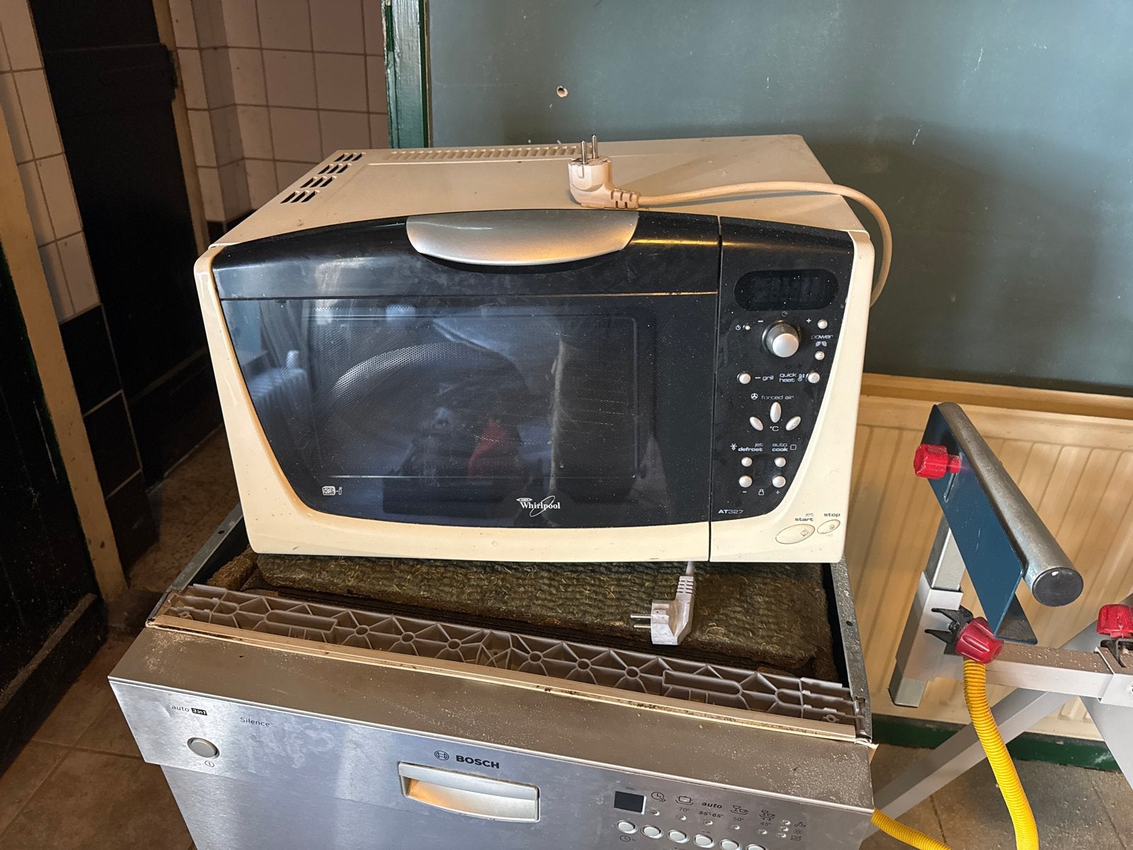 Whirlpool combimagnetron GRATIS, volledig werkend, Witgoed en Apparatuur, Combimagnetron, Gebruikt, Grill, Ophalen of Verzenden