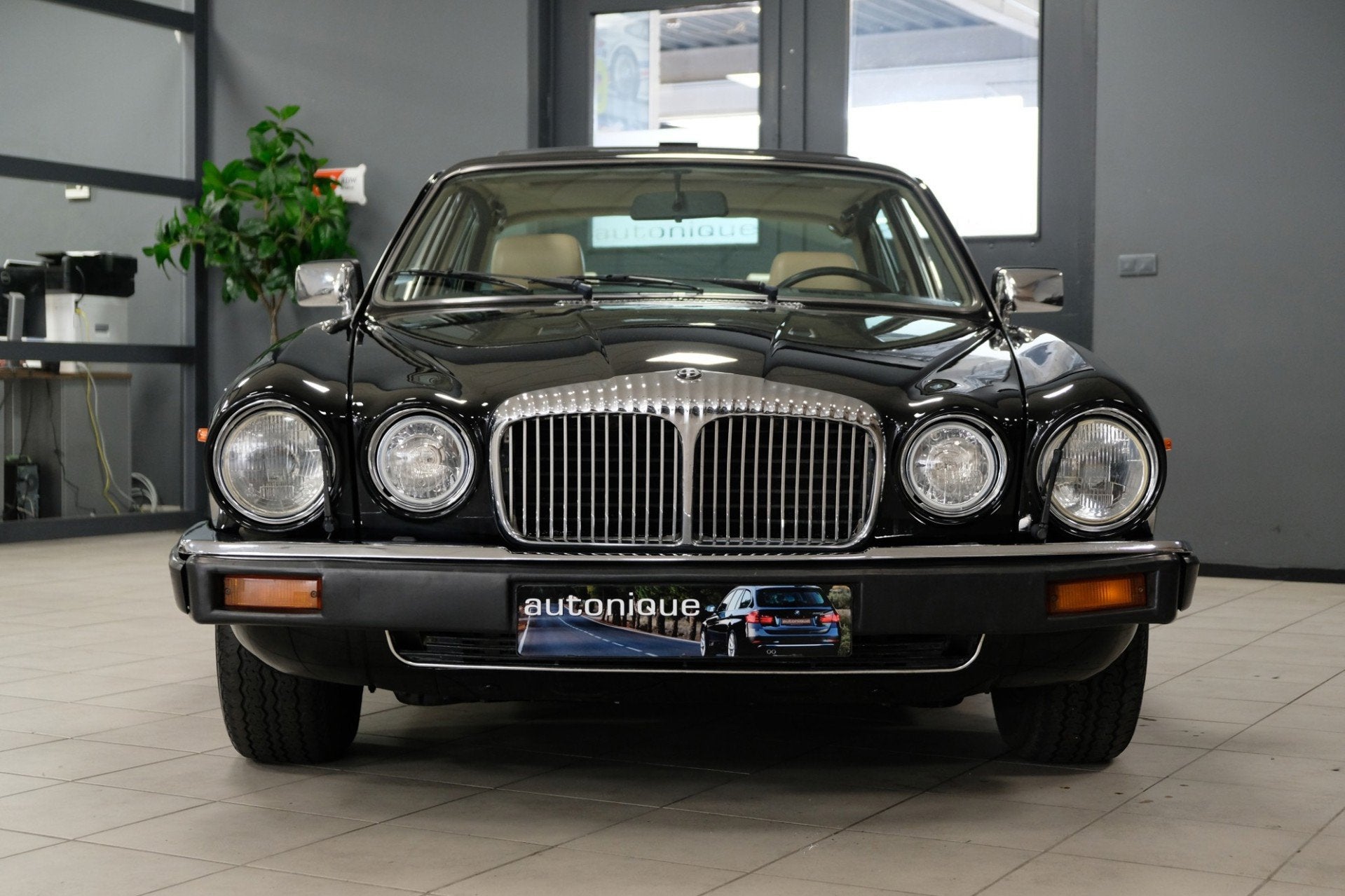 Daimler Double Six 5.3 V12 VandenPlas goed onderhouden, foto 10