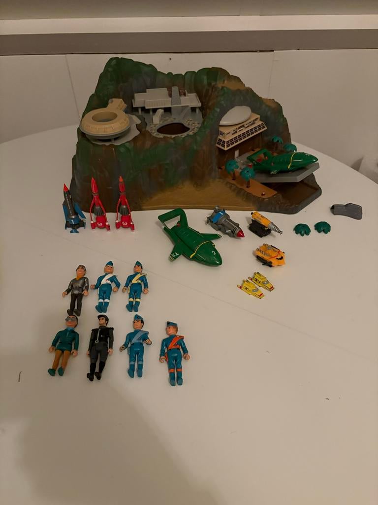 Thunderbirds eiland speelset met figuren en voertuigen, Verzenden, Zo goed als nieuw, Gebruiksvoorwerp