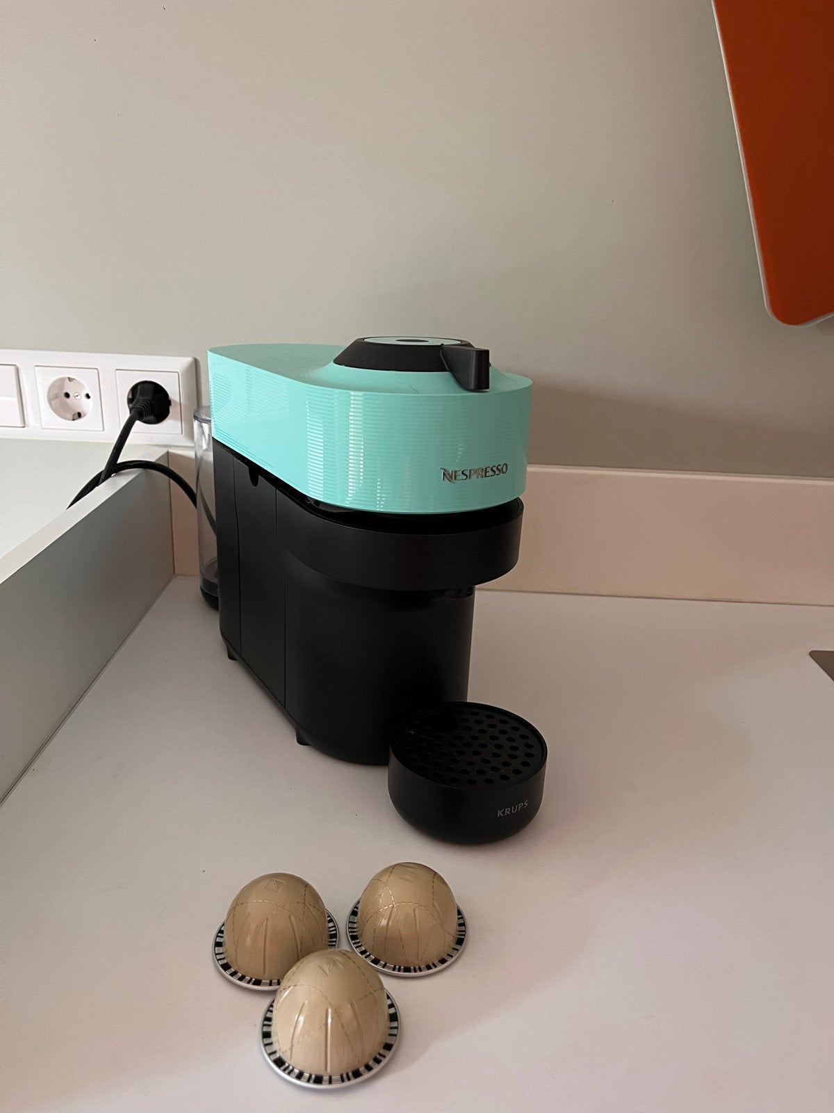 Nespresso Vertuo Pop Krups Koffiemachine - Zo goed als nieuw, Ophalen, Koffiemachine, Zo goed als nieuw, 1 kopje