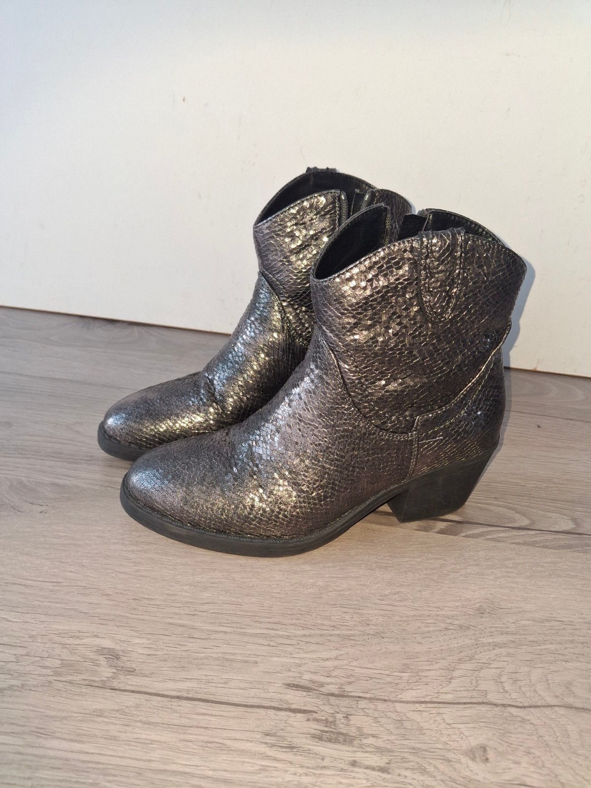 Bluebox zilveren laarsjes met slangenprint, maat 37, Kleding | Dames, Schoenen, Blue Box, Overige kleuren, Lage of Enkellaarzen