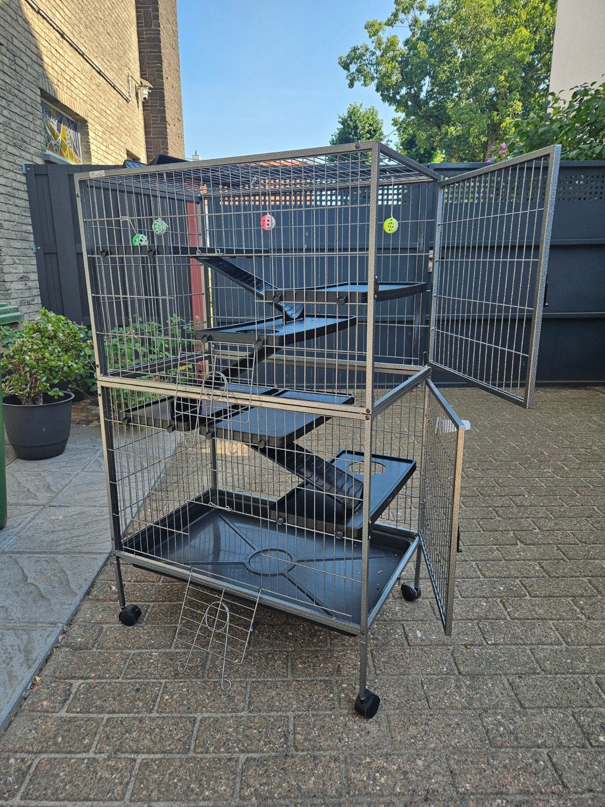 mooie grote fretten kooi + fretje naar keuze + gratis versch, Dieren en Toebehoren, Ophalen, Zo goed als nieuw, Metaal, Overige typen