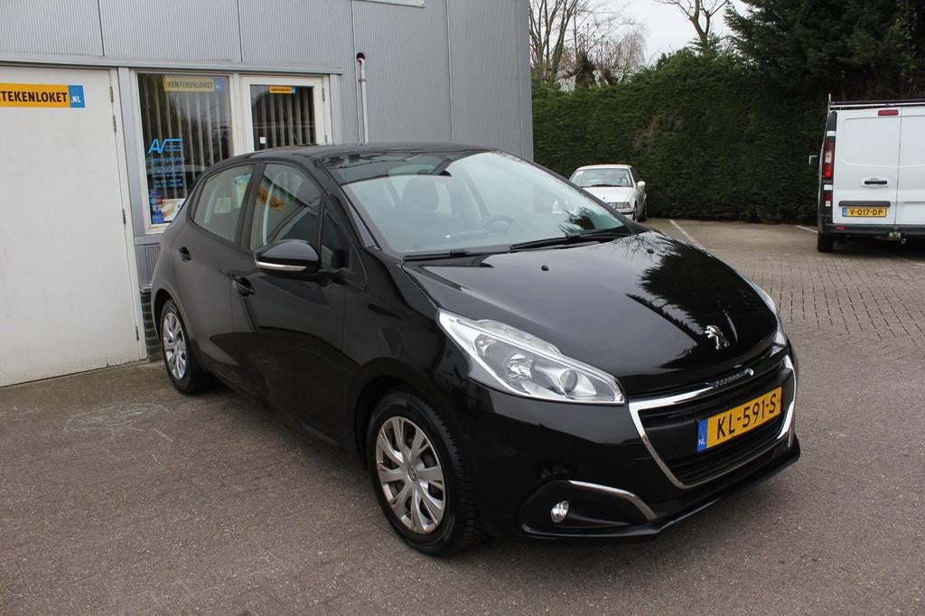 Peugeot 208 1.2 PureTech Style Clima Navi Cruise PDC LMV Apk, Voorwielaandrijving, Stof, Gebruikt, 1199 cc