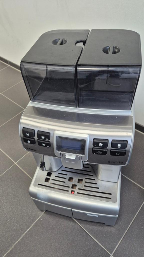 Saeco Aulika Koffiemachine met vaste wateraansluiting, Witgoed en Apparatuur, Gebruikt, 10 kopjes of meer, Koffiemachine, Koffiebonen