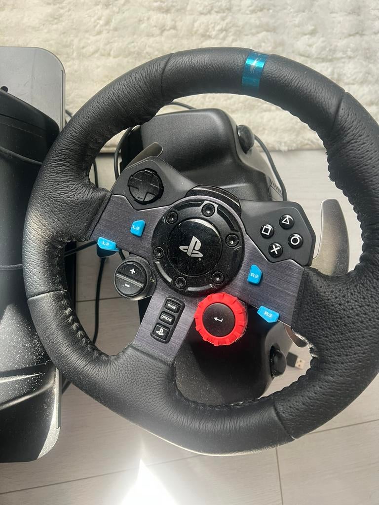 logitech g29 gaming stuur  met pedalen en een standaard, Spelcomputers en Games, Spelcomputers | Sony PlayStation Consoles | Accessoires
