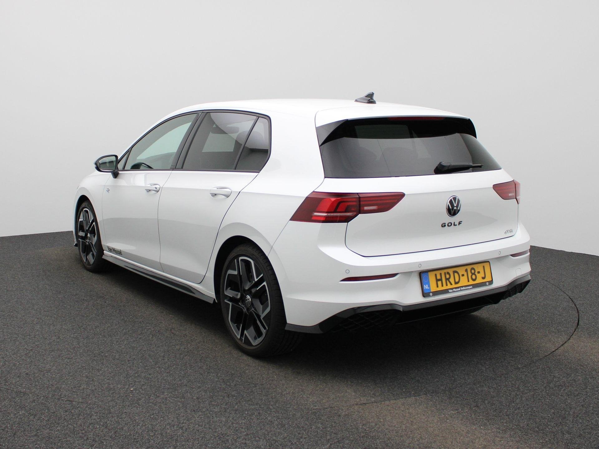 Volkswagen Golf 1.5 eTSI R-Line Edition | 116 PK | Demo | Au, 12 maanden, Stof, 1498 cc, 116 pk