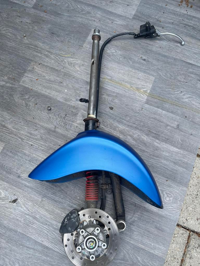 Voorvork vespa sprint, Fietsen en Brommers, Brommeronderdelen | Scooters, Ophalen, Zo goed als nieuw