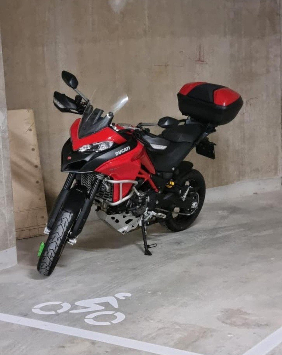Ducati Multistrada 950 - NL motor, Desmo uitgevoerd, 2 cilinders, 950 cc, Motorrijbewijs A, Gebruikt