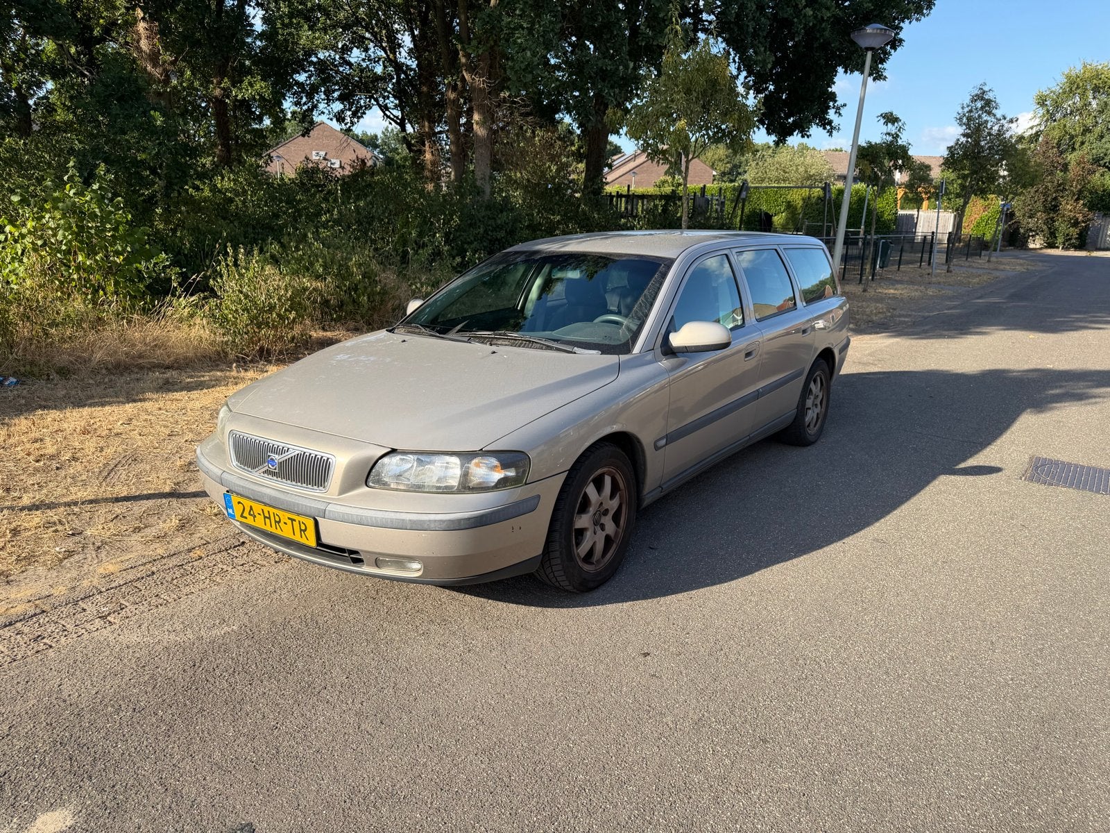 Volvo V70 2.4 140PK 2001 Beige, Auto's, Volvo, Voorwielaandrijving, 1800 kg, Beige, Stationwagon