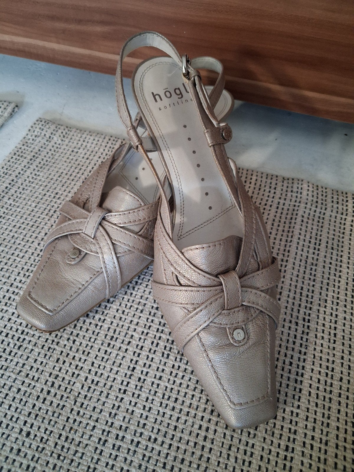 Pumps, sandalen Hōgl maat 40 beige, Beige, Zo goed als nieuw, Hogl, Sandalen of Muiltjes