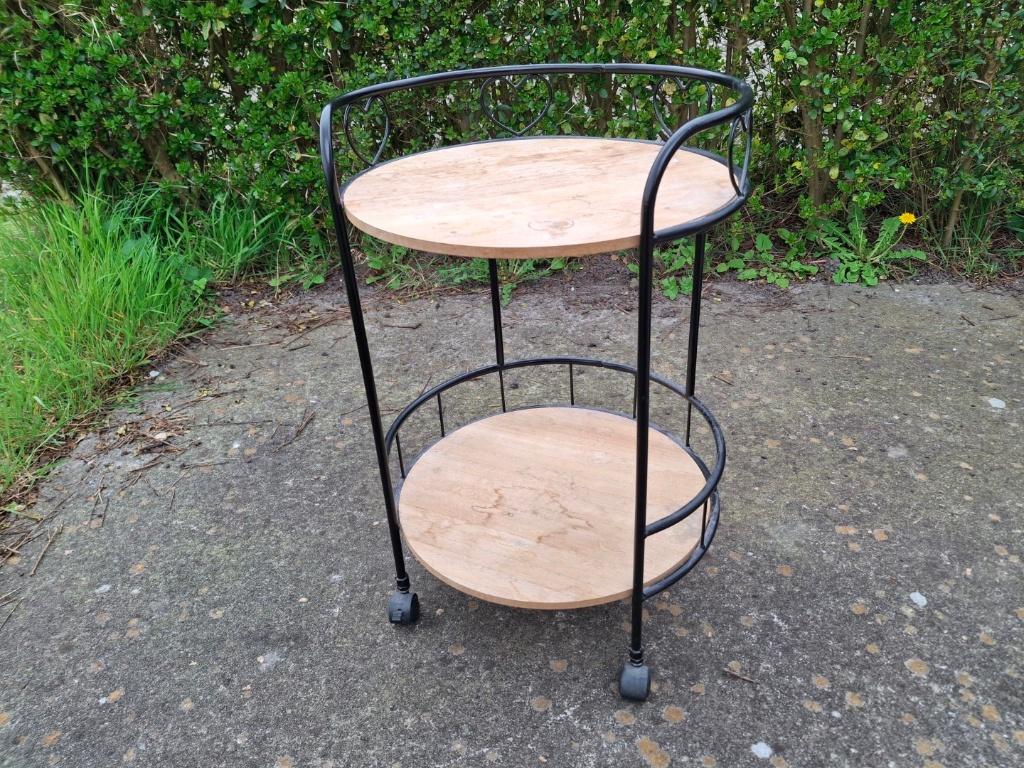Bijzettafeltje op wieltjes, Huis en Inrichting, Tafels | Bijzettafels, Ophalen of Verzenden, Rond, Minder dan 55 cm, 45 tot 60 cm
