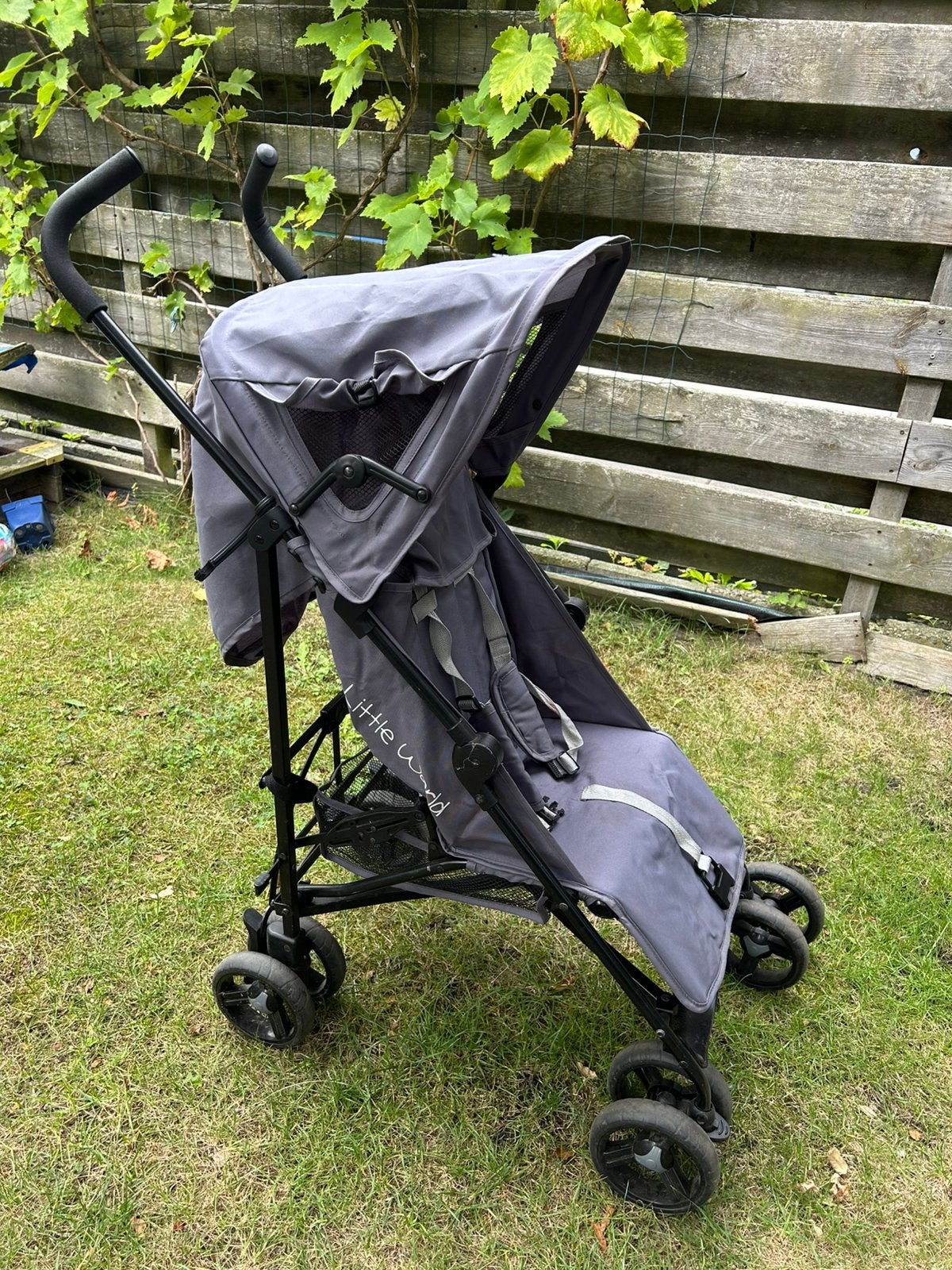 Buggy van Little world, Kinderen en Baby's, Buggy's, Ophalen, Gebruikt, Zonnekap